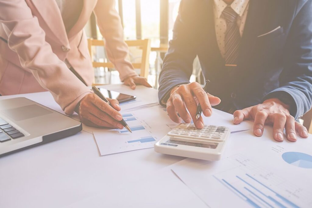 روش مدیریت هزینه شرکت‌ های تجاری